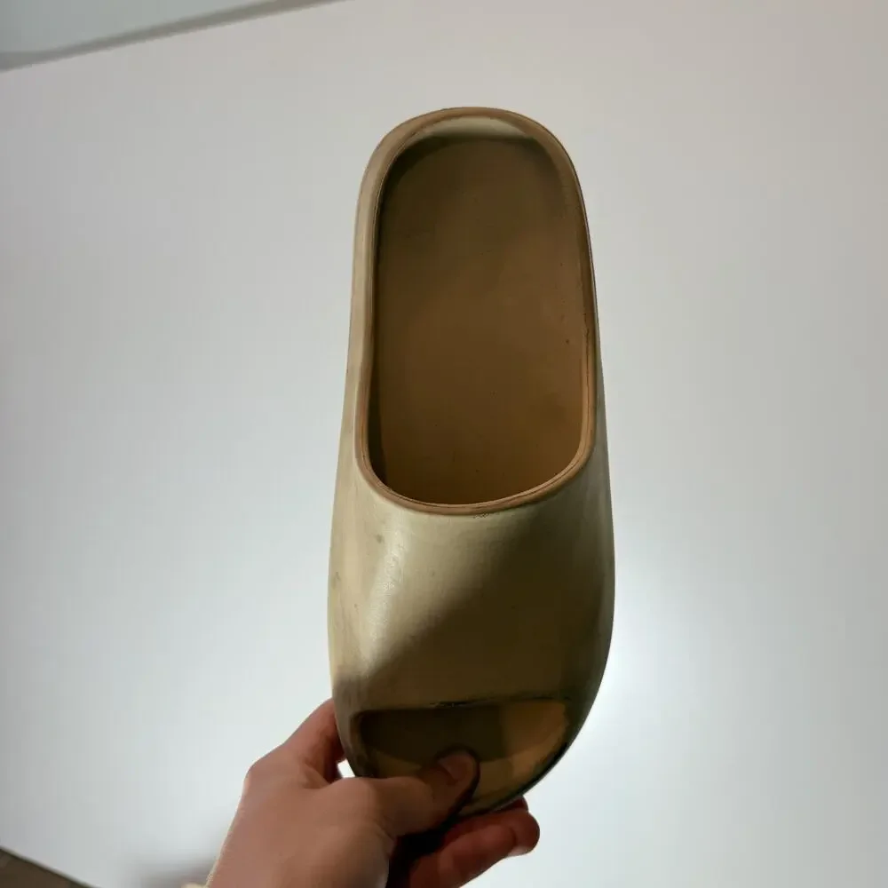 Adidas Yeezy Slide Pure Ochre Mens Size 9.5 Sandal Slip On Bone Beige Tan Foam